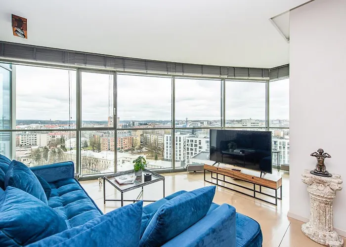 Cohost I 2Bd Highrise Apt, W-Balcony & Airconditioning, Great Views