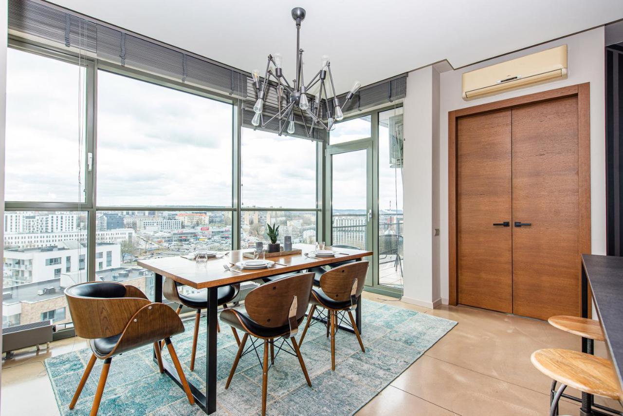 Cohost I 2bd Highrise Apt, W-balcony & Airconditioning, Great Views Apartment